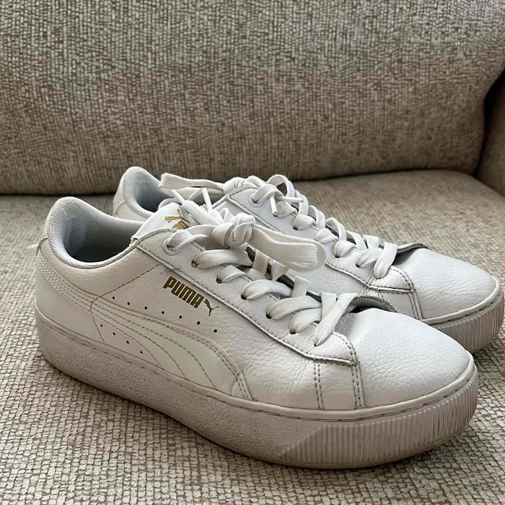 Puma platform leather sneakers size 7.5